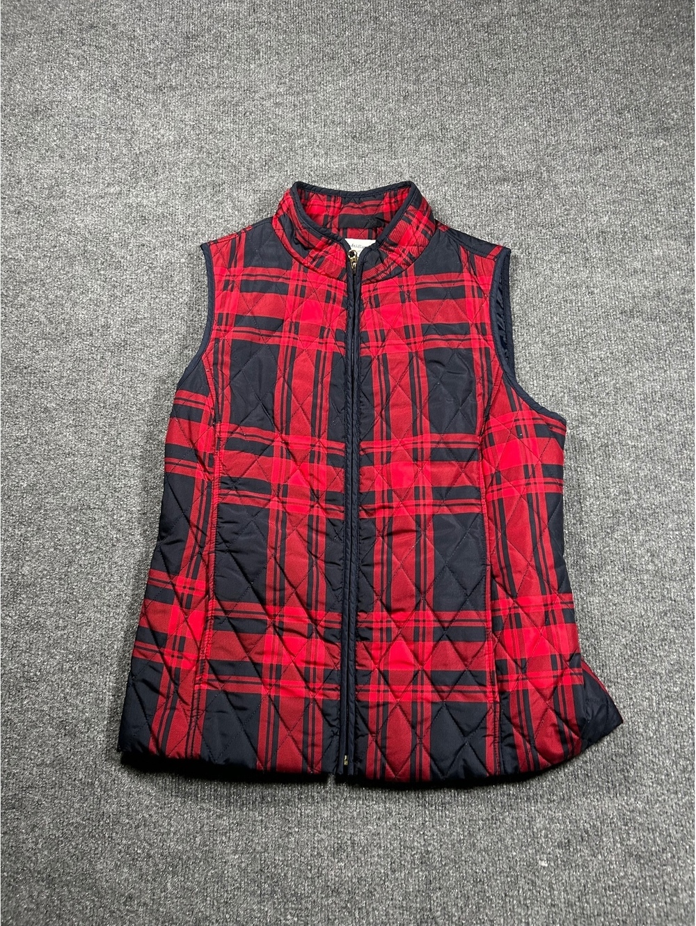 Croft & Barrow Women's Quilted Red and Black Plaid Vest Medium